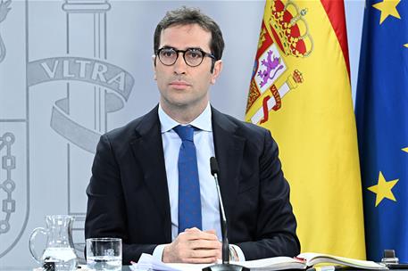 7/01/2025. Rueda de prensa tras el Consejo de Ministros: Pilar Alegría, Carlos Cuerpo y Ángel Víctor Torres. El ministro de Economía, Comerc...